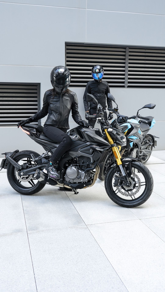 F352_Lifestyle_8.webp