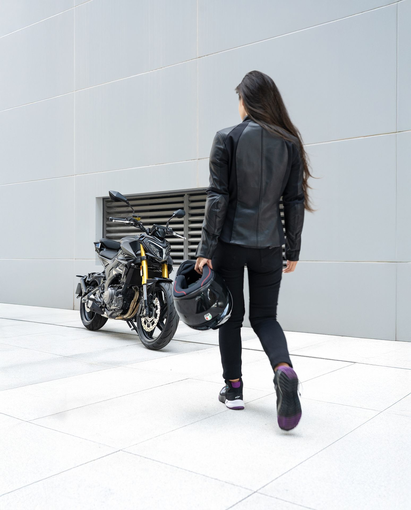 F352_Lifestyle_2.webp