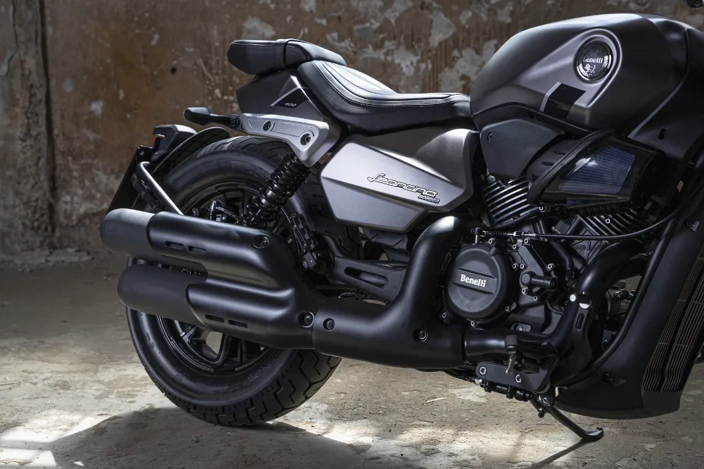 Leoncino-Bobber-400---dettaglio-6---Onyx-Grey-1.webp
