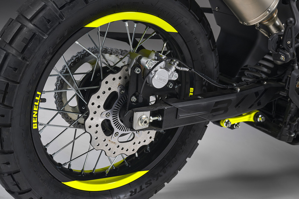 Benelli-BKX300-LR-19-1180x787.webp