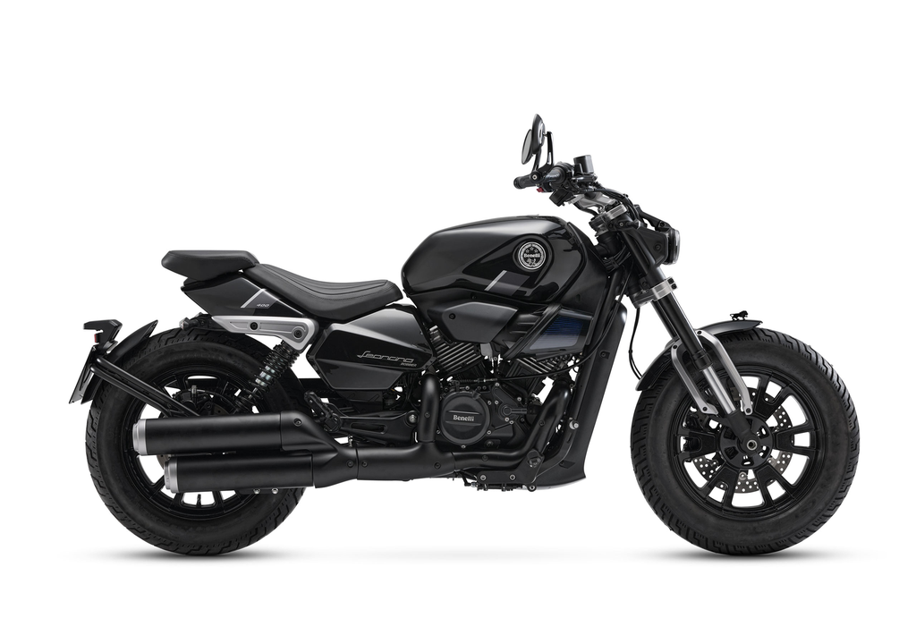 Benelli Leoncino Bobber 400 (location)